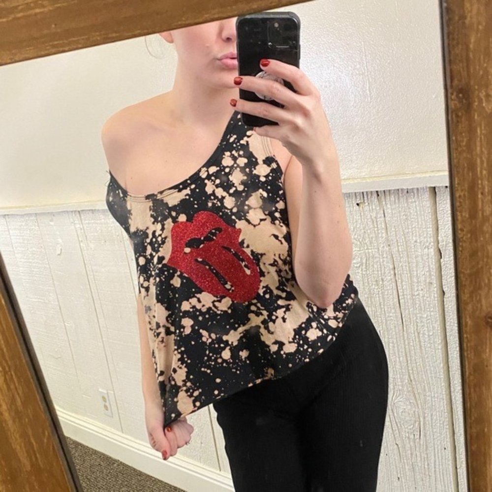 SOLD!! Rolling Stones Acid Wash Red Tongue Tank - Picture 2 of 8